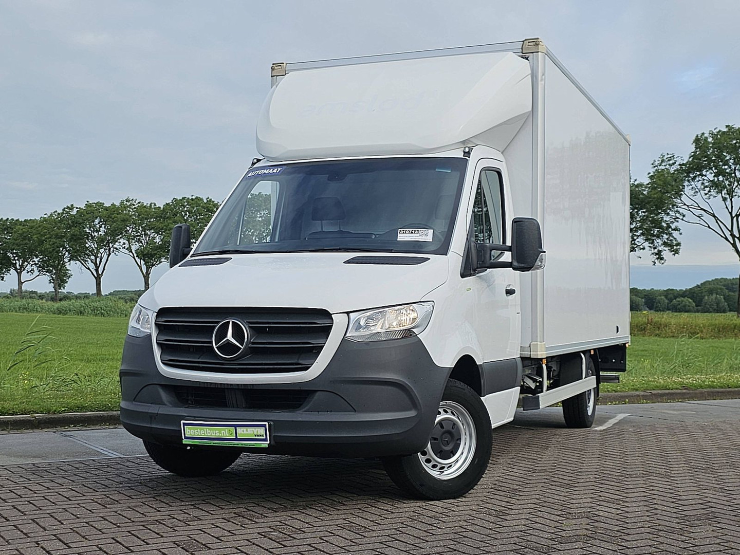Mercedes-Benz Mercedes-Benz
