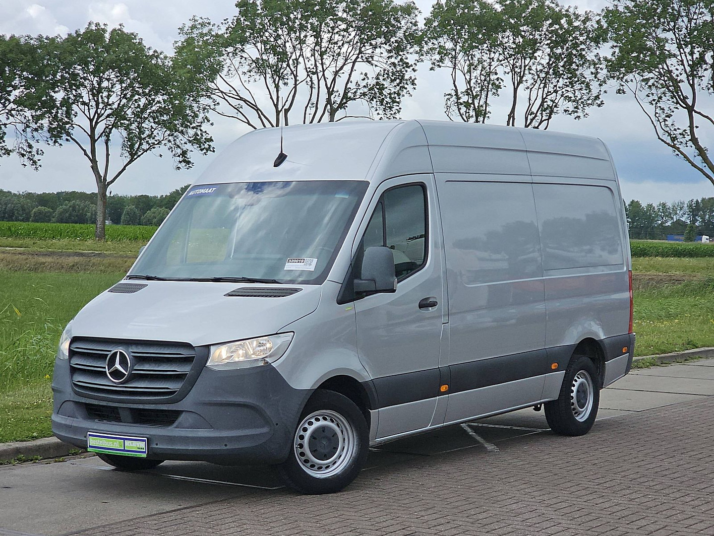 Mercedes-Benz Mercedes-Benz