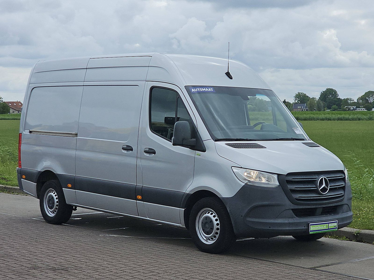 Mercedes-Benz Mercedes-Benz