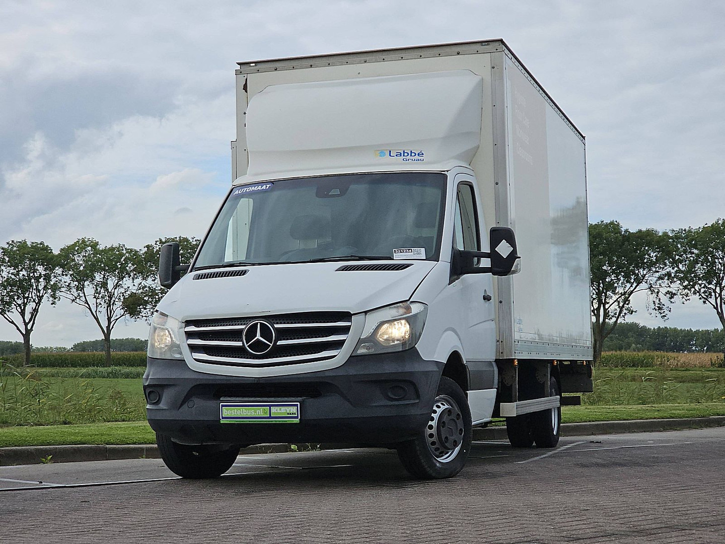 Mercedes-Benz Mercedes-Benz