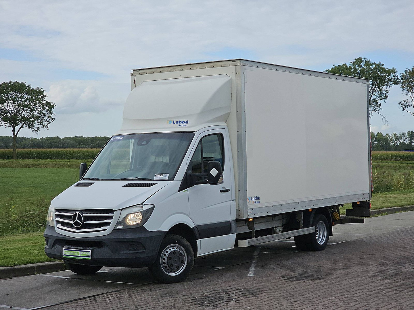 Mercedes-Benz Mercedes-Benz
