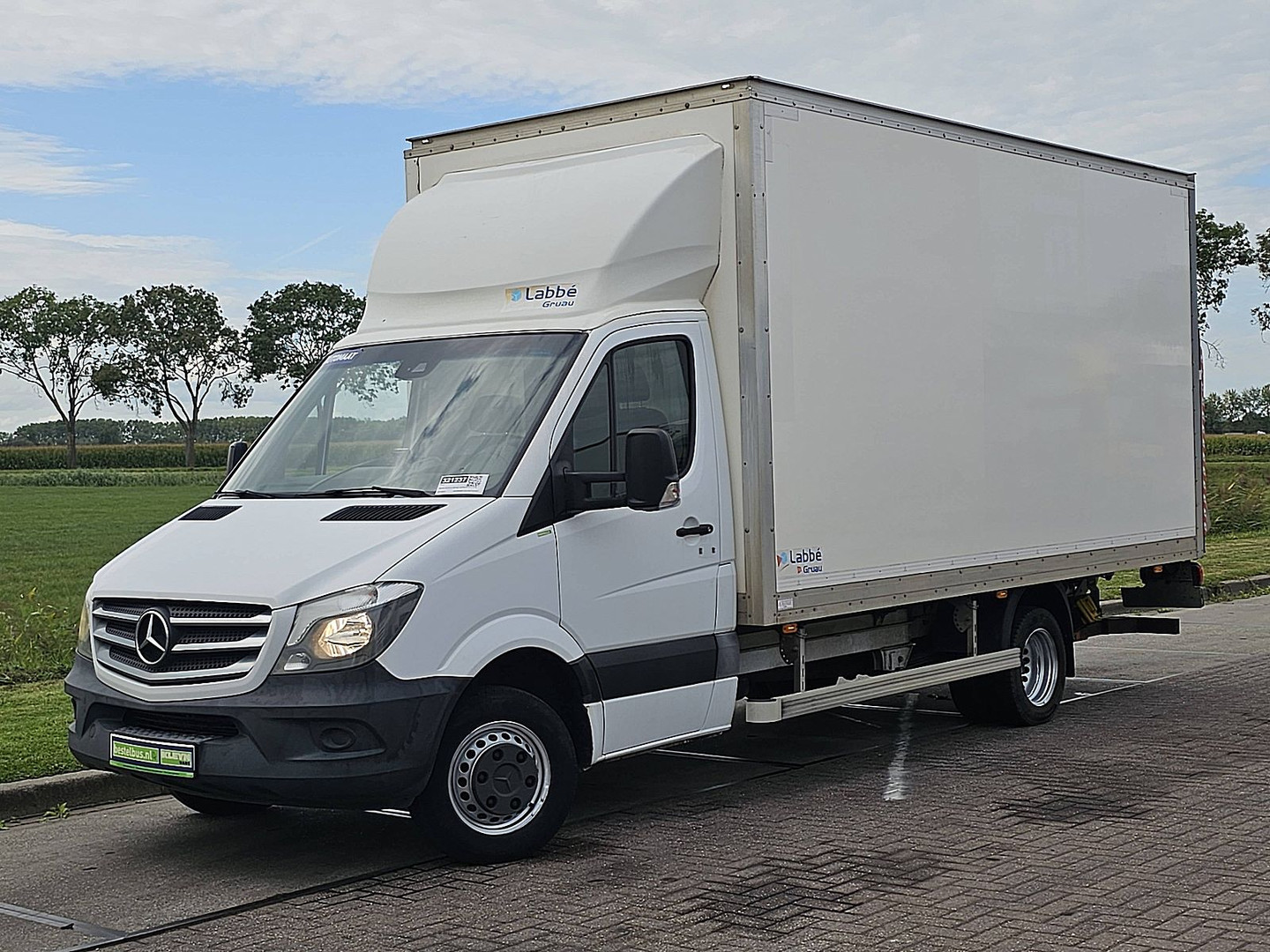 Mercedes-Benz Mercedes-Benz