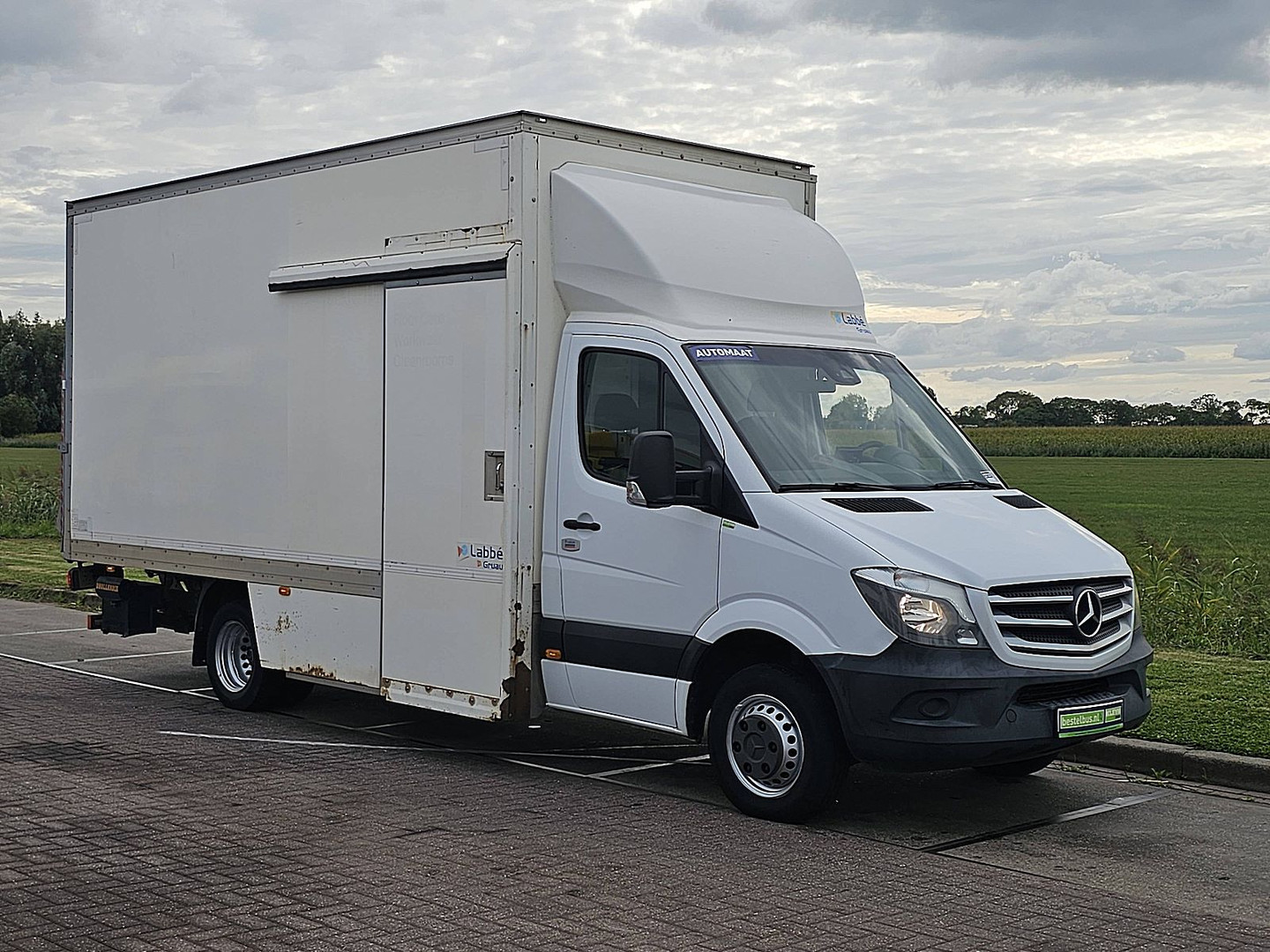 Mercedes-Benz Mercedes-Benz