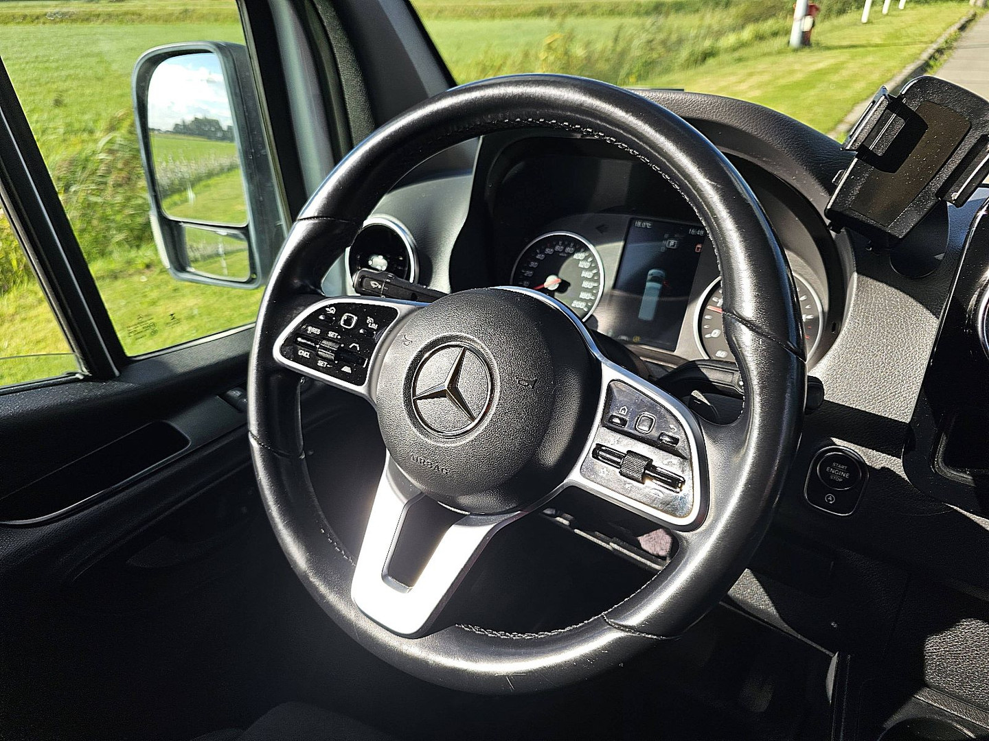 Mercedes-Benz Mercedes-Benz