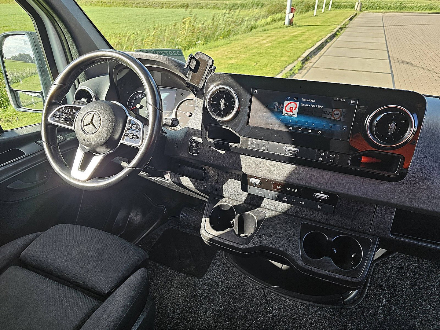 Mercedes-Benz Mercedes-Benz