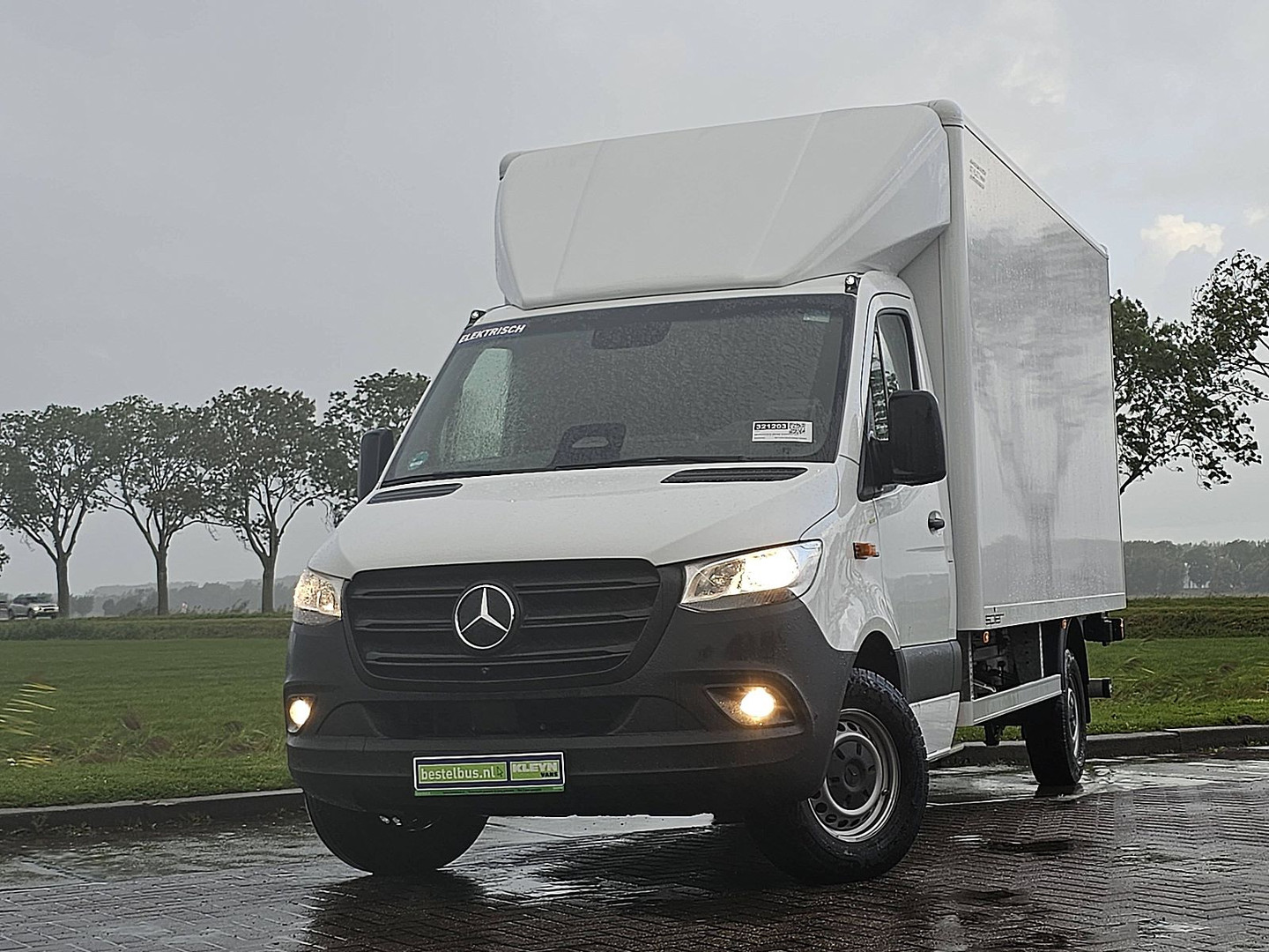 Mercedes-Benz Mercedes-Benz