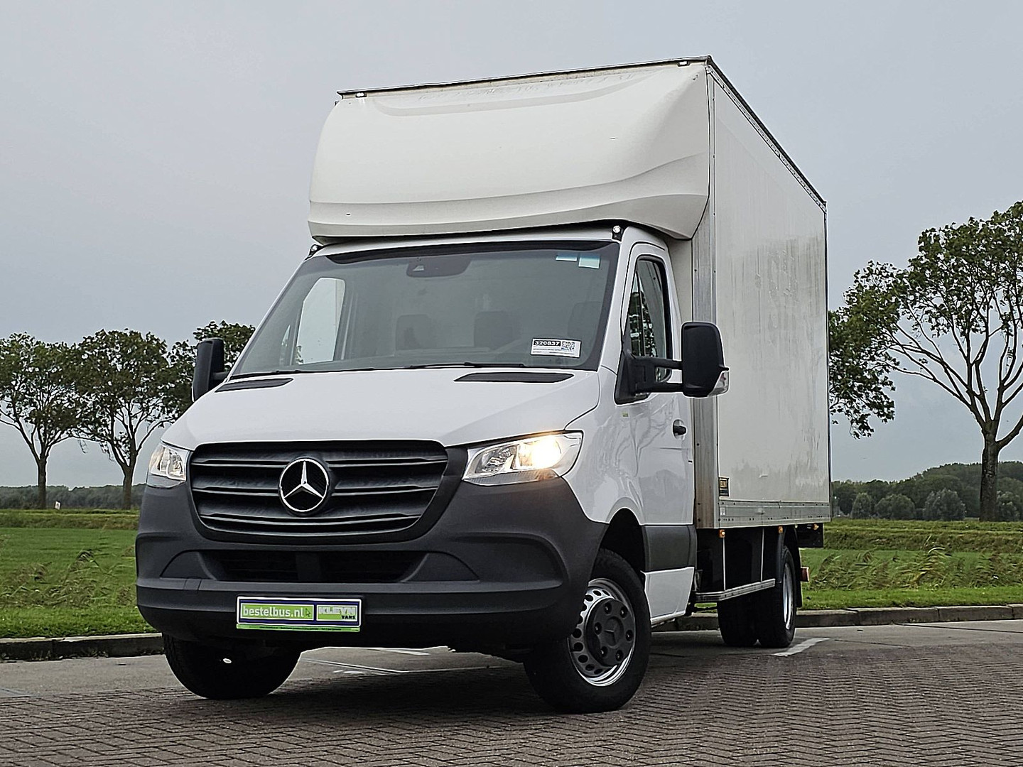 Mercedes-Benz Mercedes-Benz