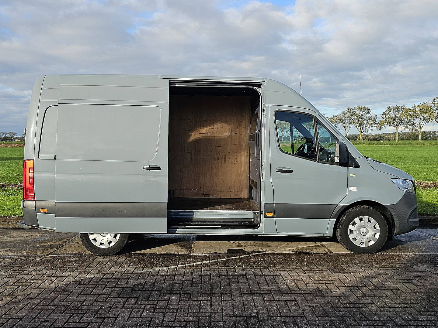 Mercedes-Benz Mercedes-Benz