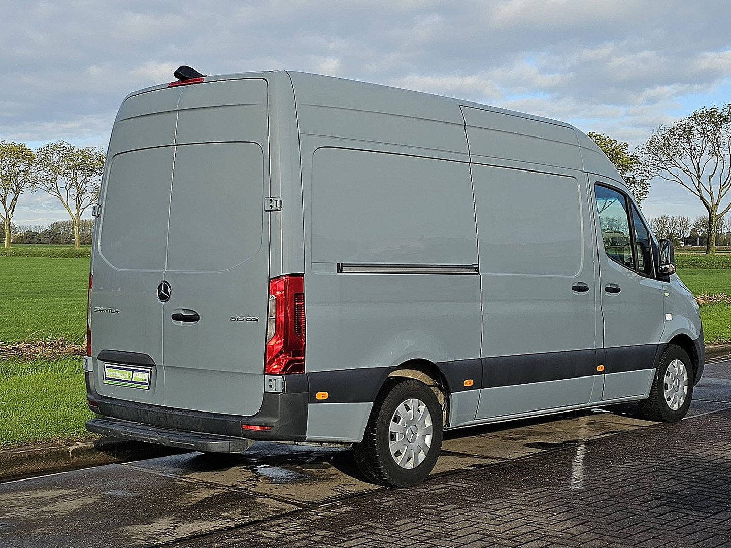 Mercedes-Benz Mercedes-Benz