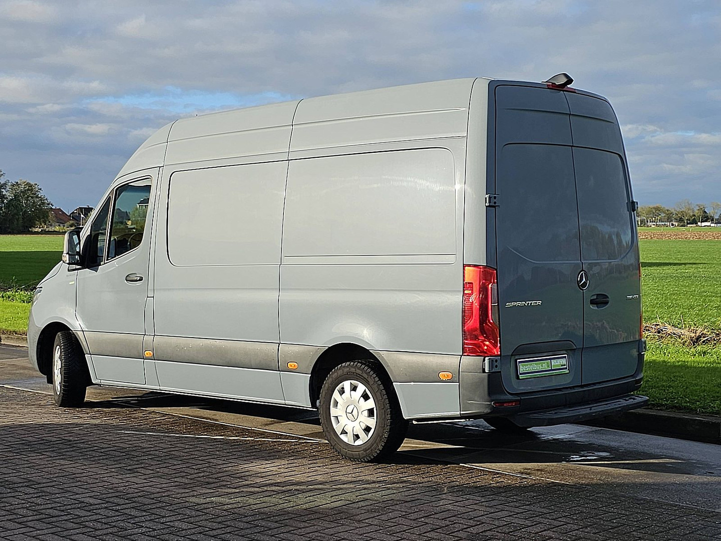 Mercedes-Benz Mercedes-Benz