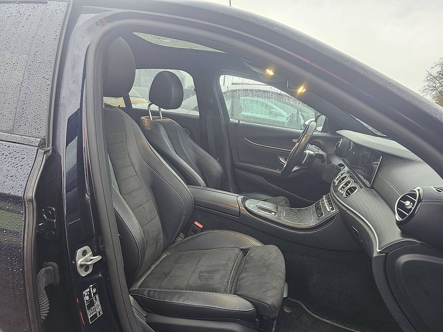 Mercedes-Benz Mercedes-Benz