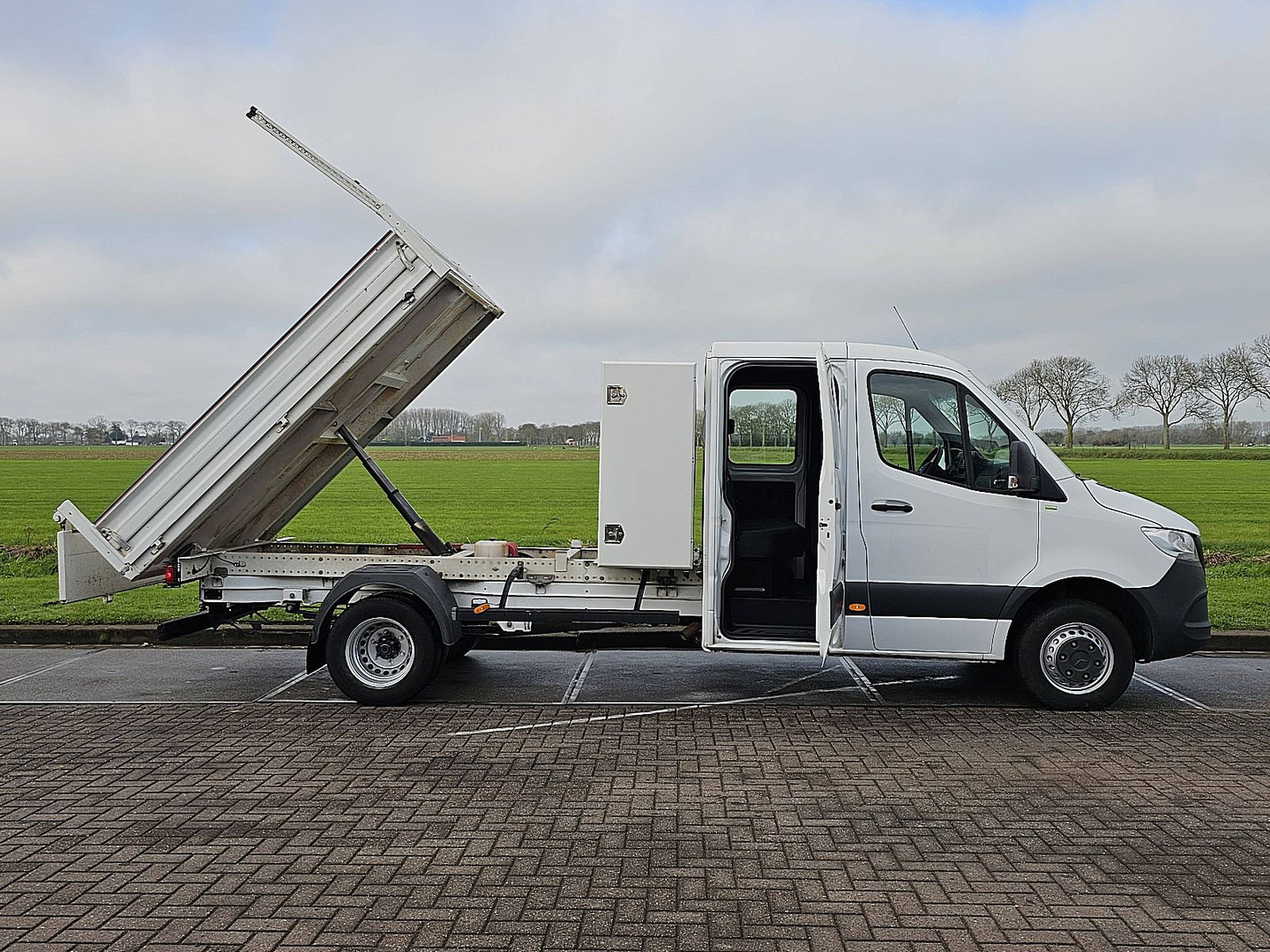 Mercedes-Benz Mercedes-Benz