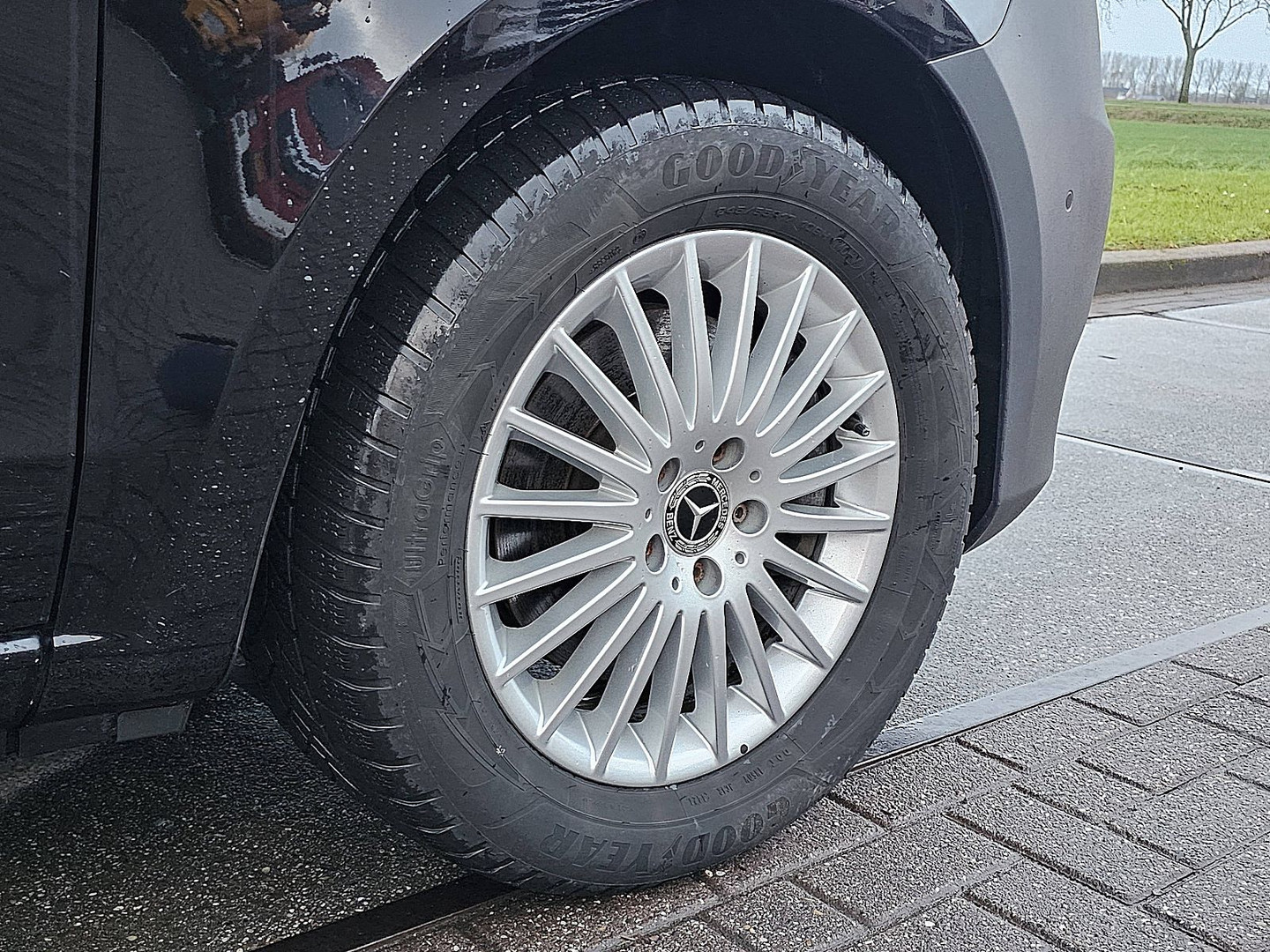 Mercedes-Benz Mercedes-Benz