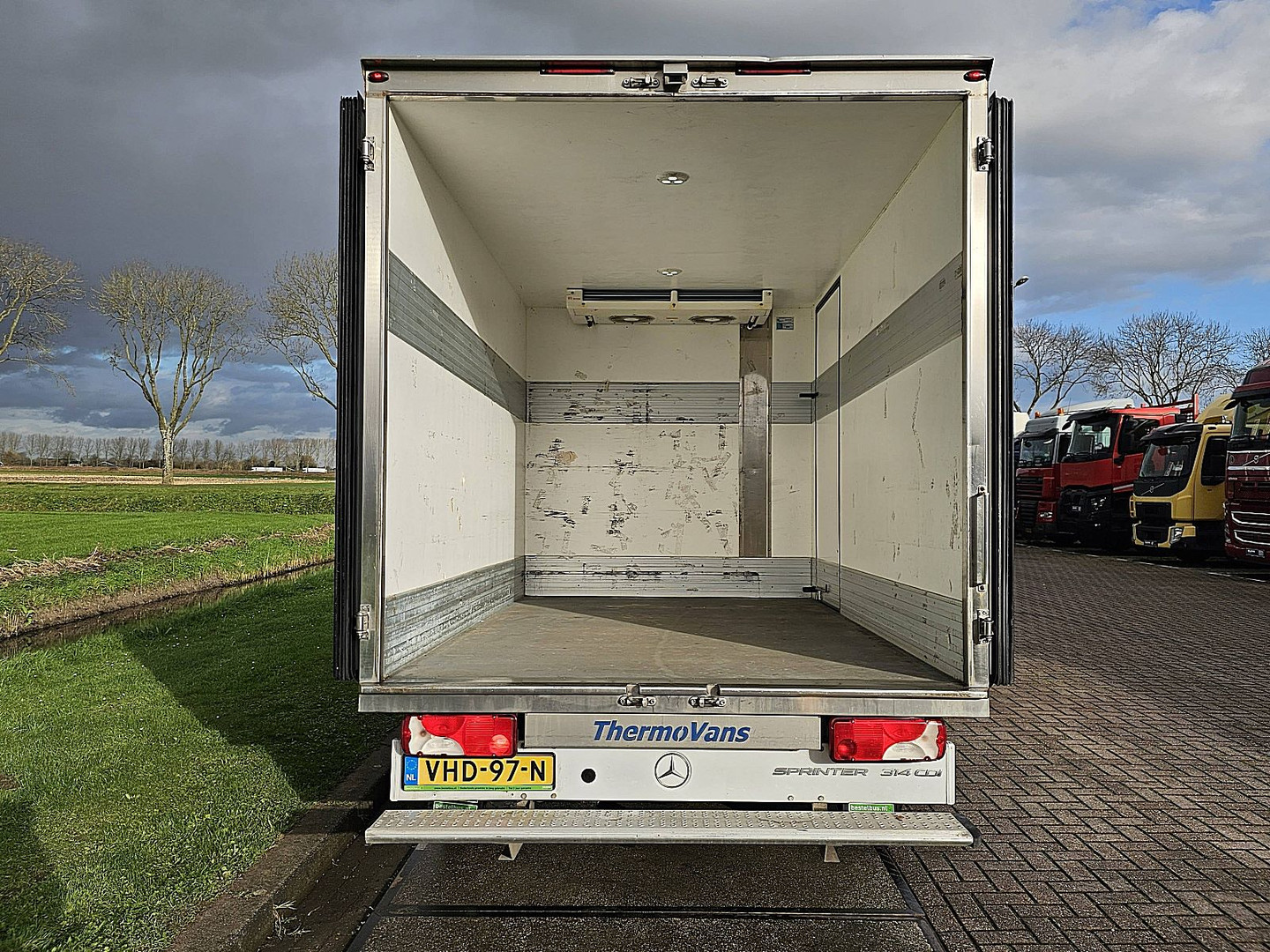 Mercedes-Benz Mercedes-Benz