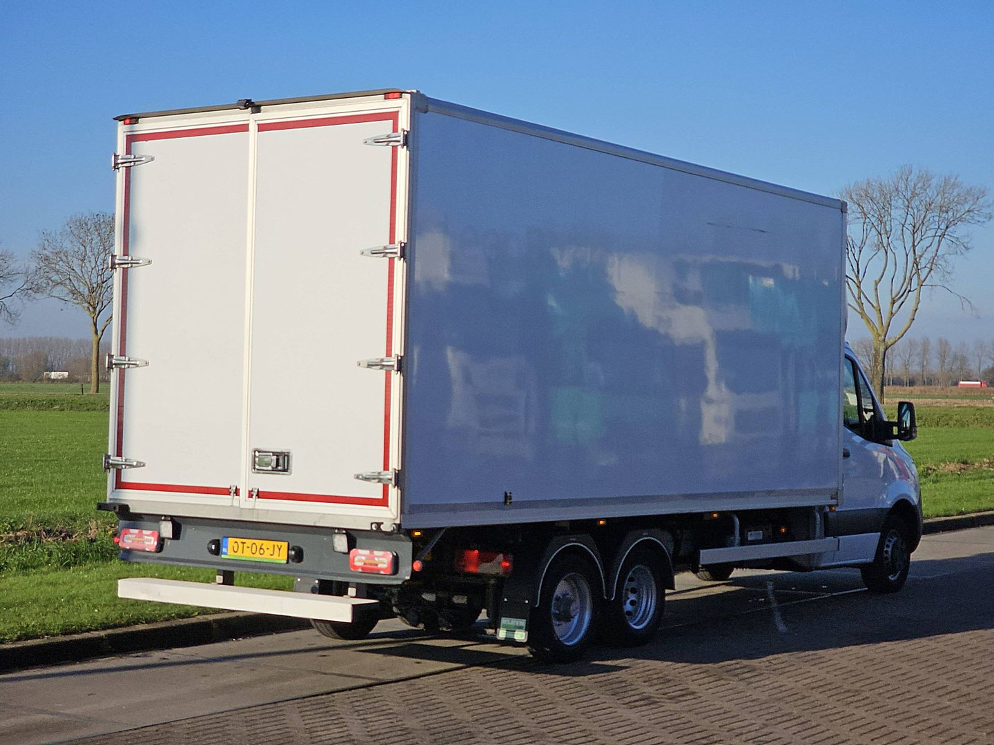 Mercedes-Benz Mercedes-Benz