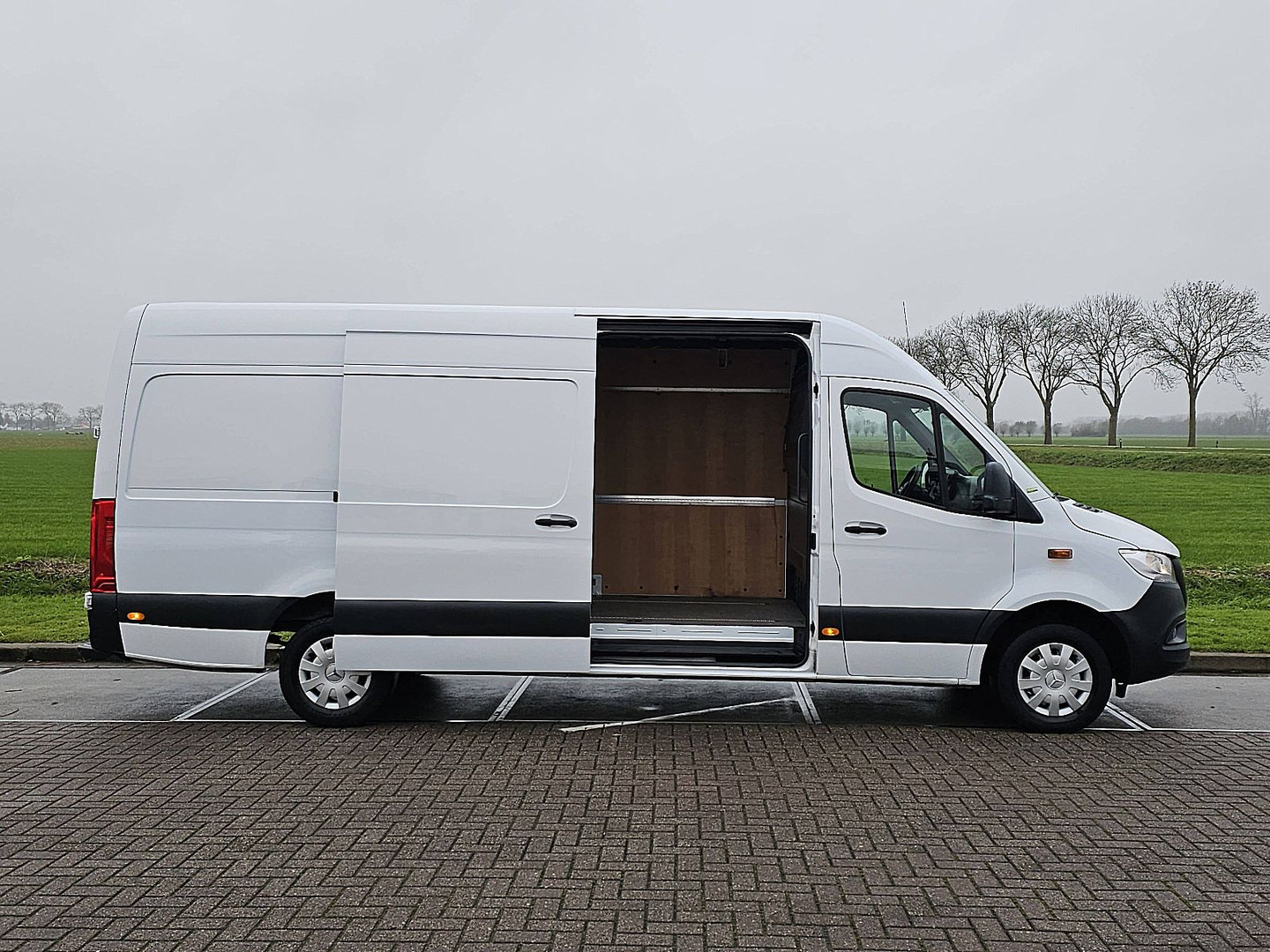 Mercedes-Benz Mercedes-Benz