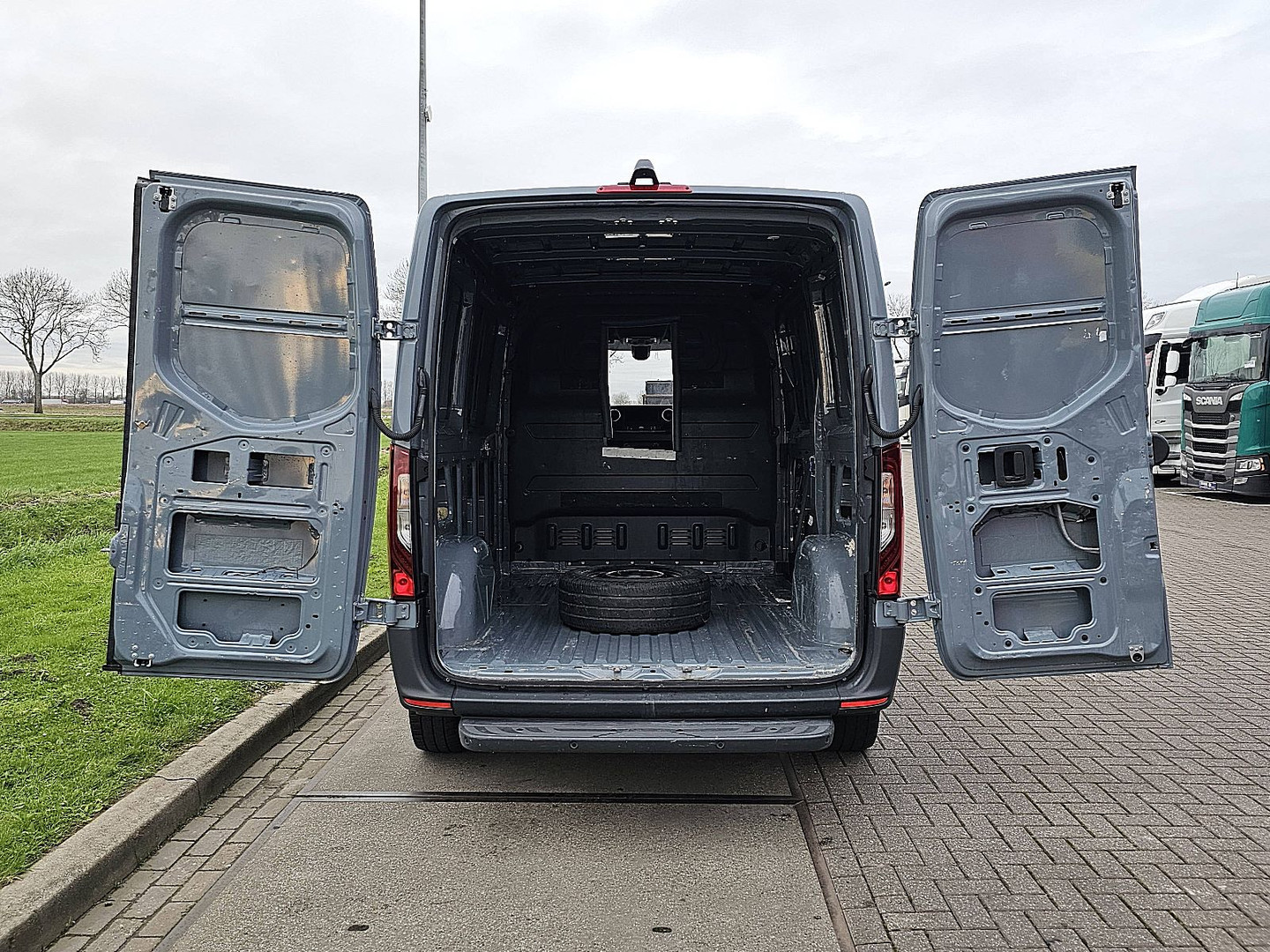 Mercedes-Benz Mercedes-Benz