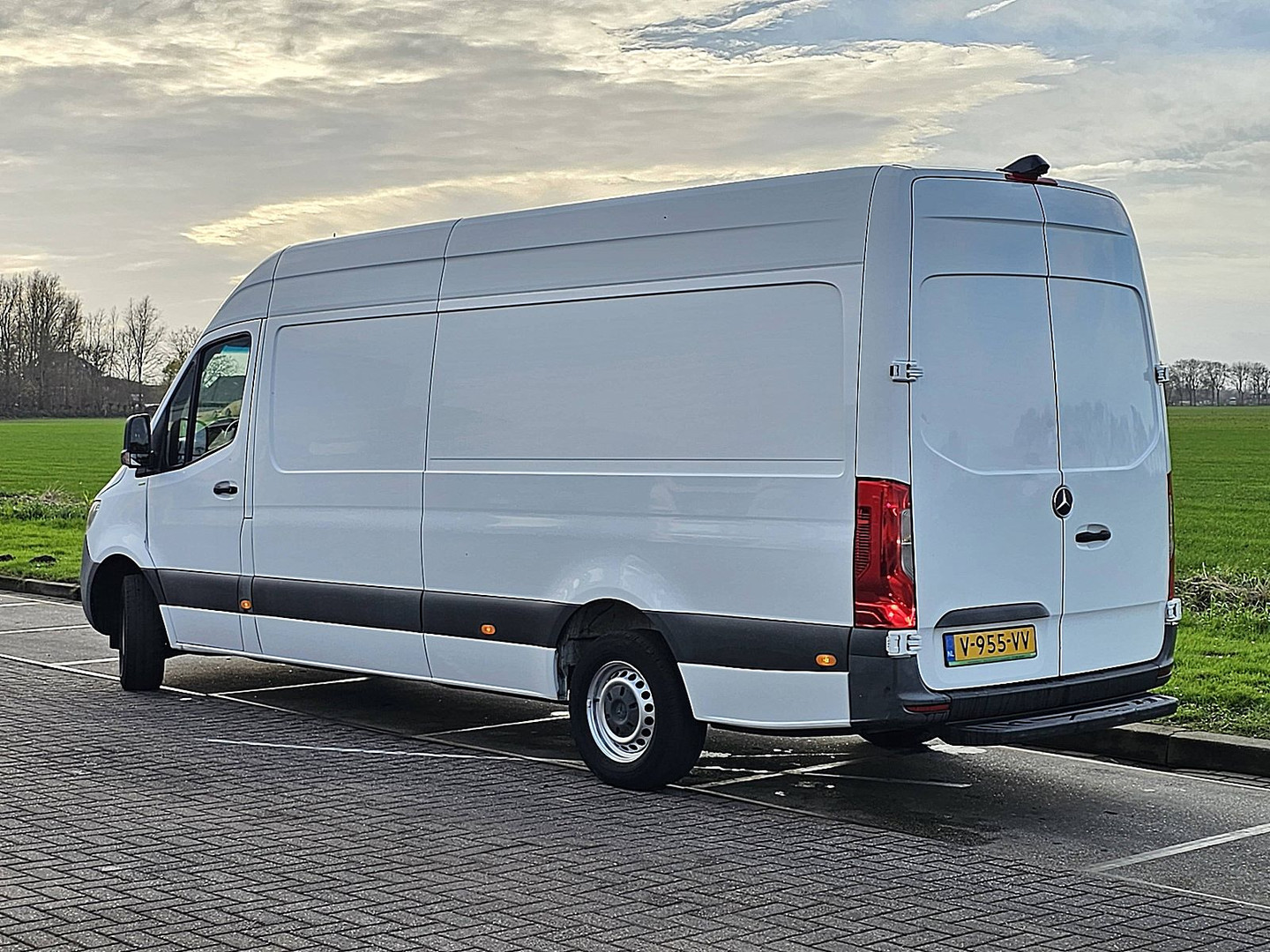 Mercedes-Benz Mercedes-Benz