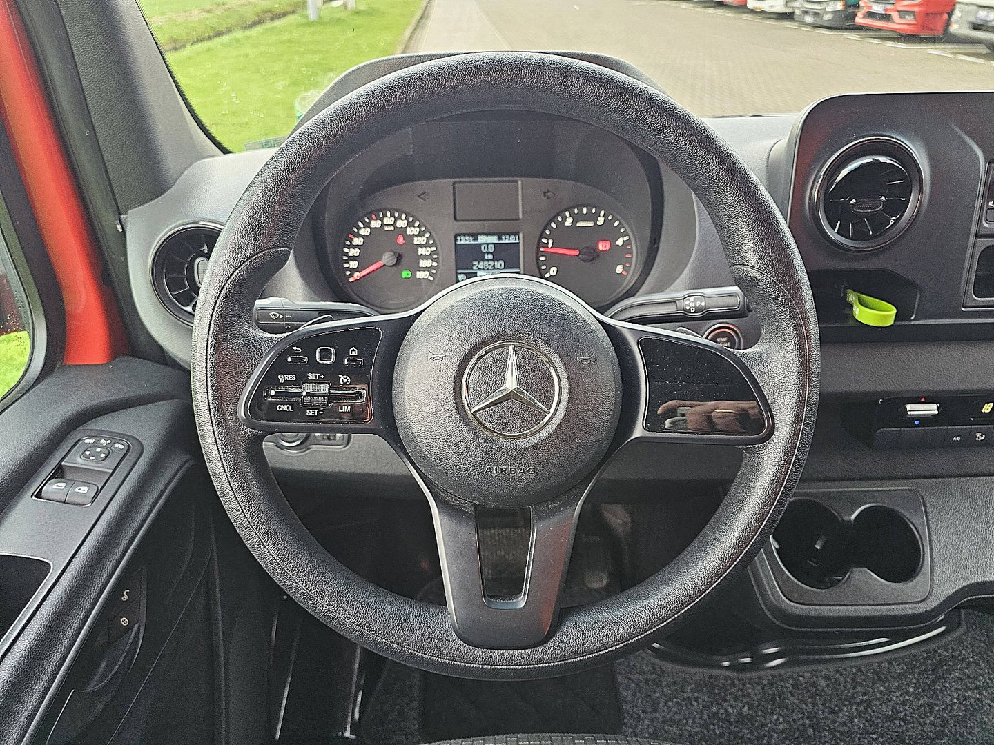 Mercedes-Benz Mercedes-Benz