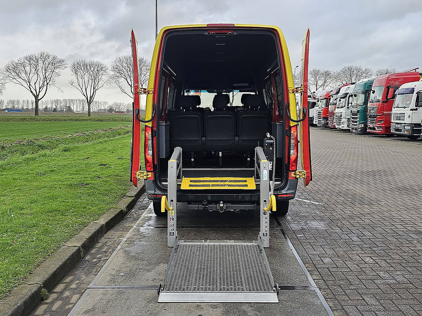 Mercedes-Benz Mercedes-Benz