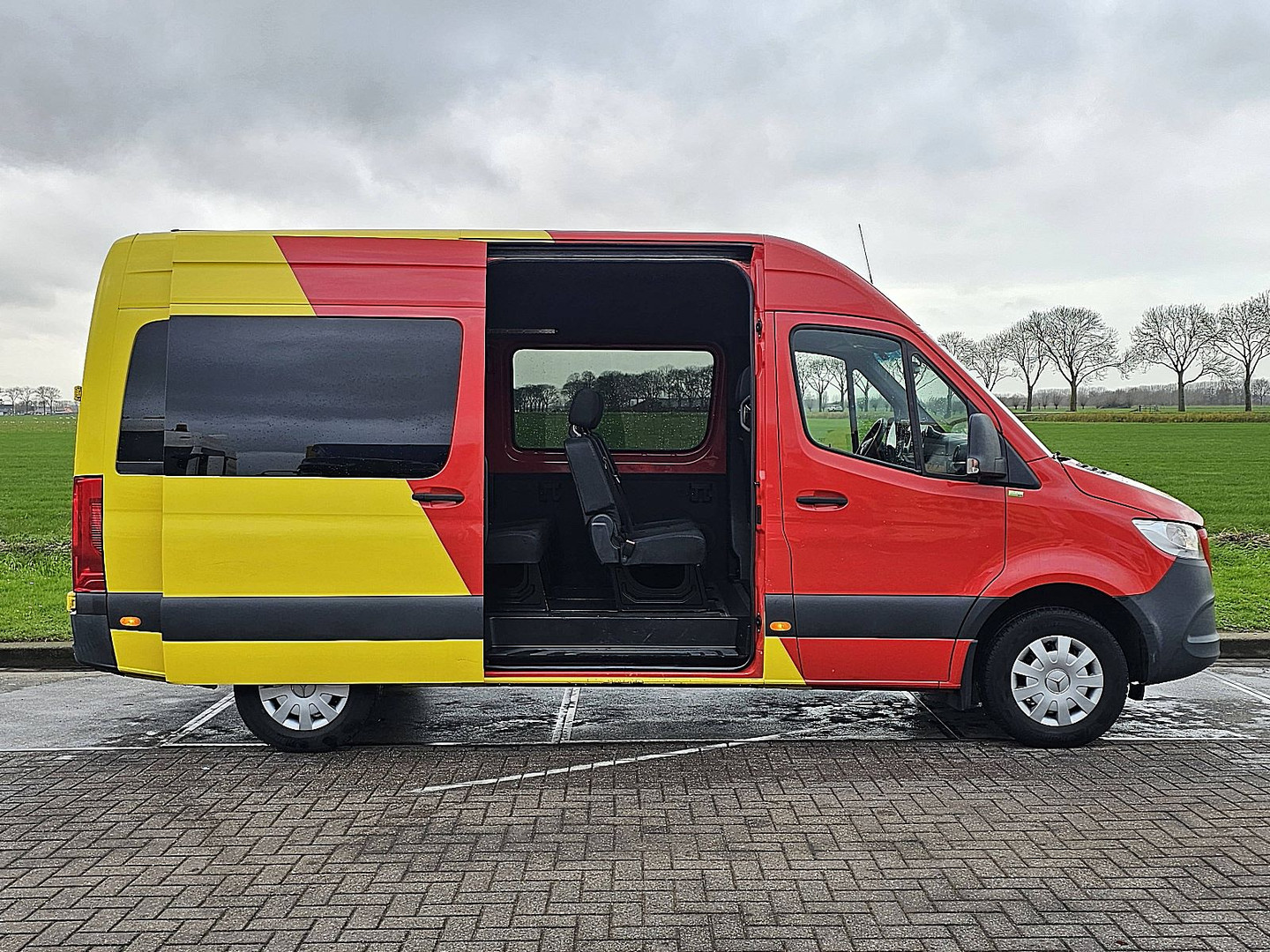 Mercedes-Benz Mercedes-Benz