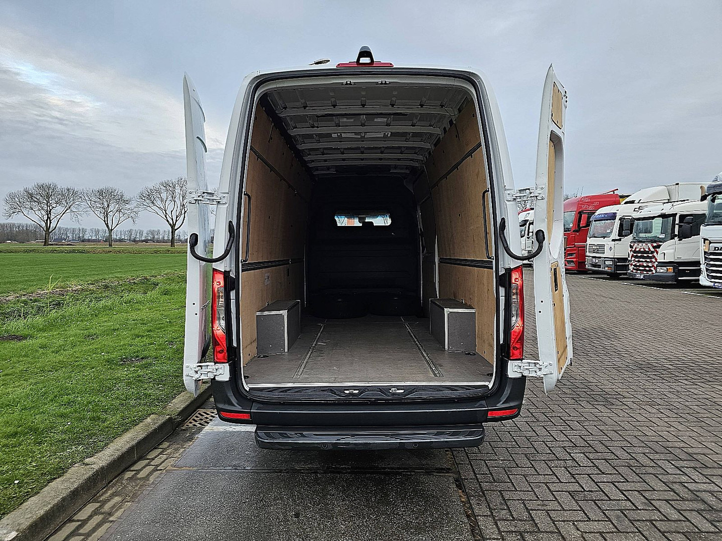 Mercedes-Benz Mercedes-Benz