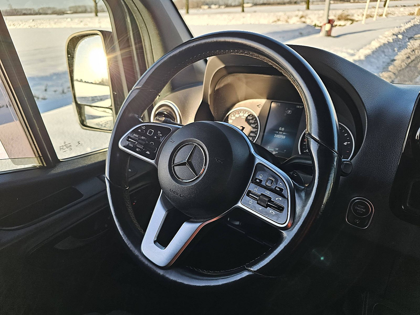 Mercedes-Benz Mercedes-Benz