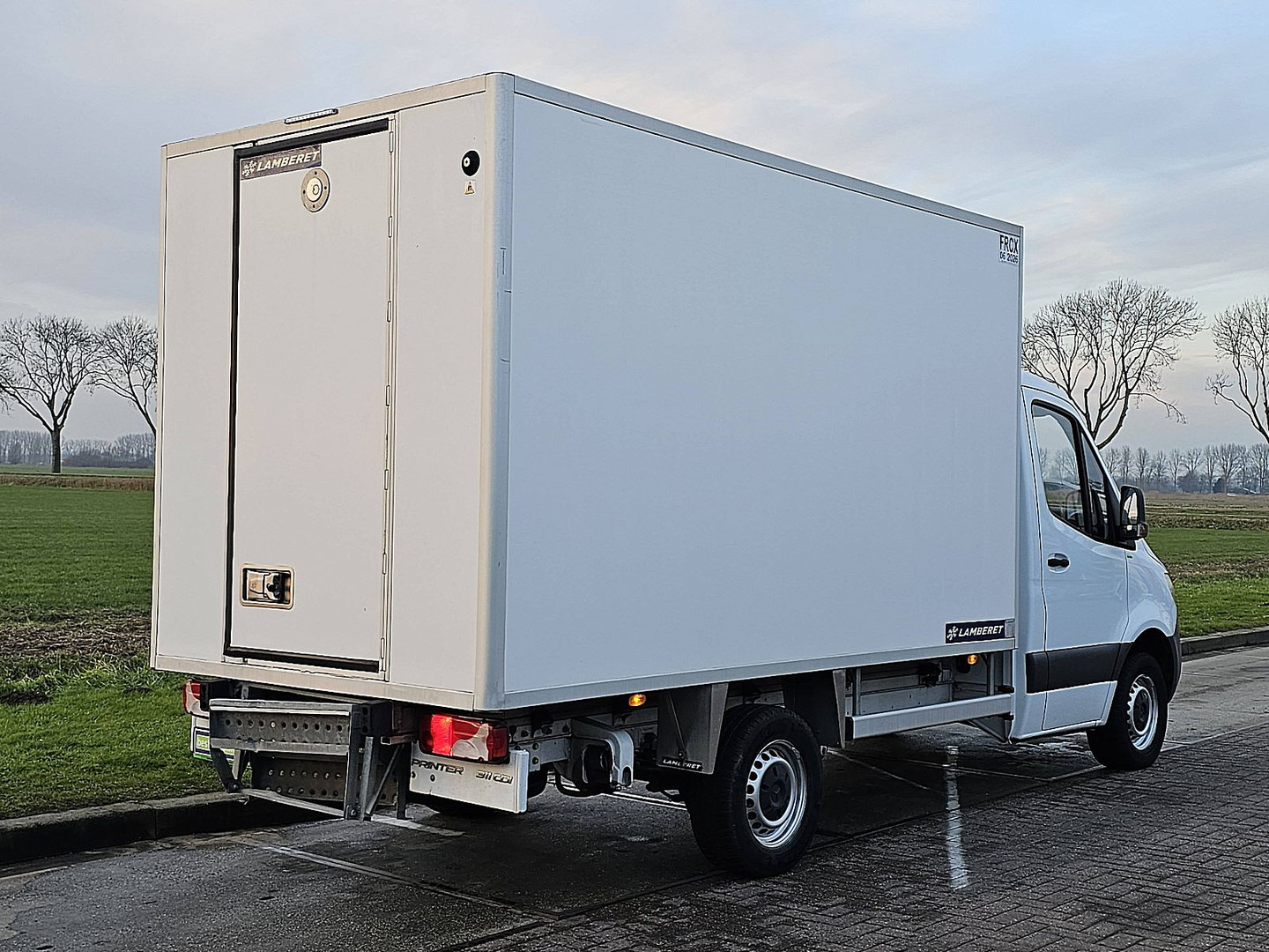 Mercedes-Benz Mercedes-Benz