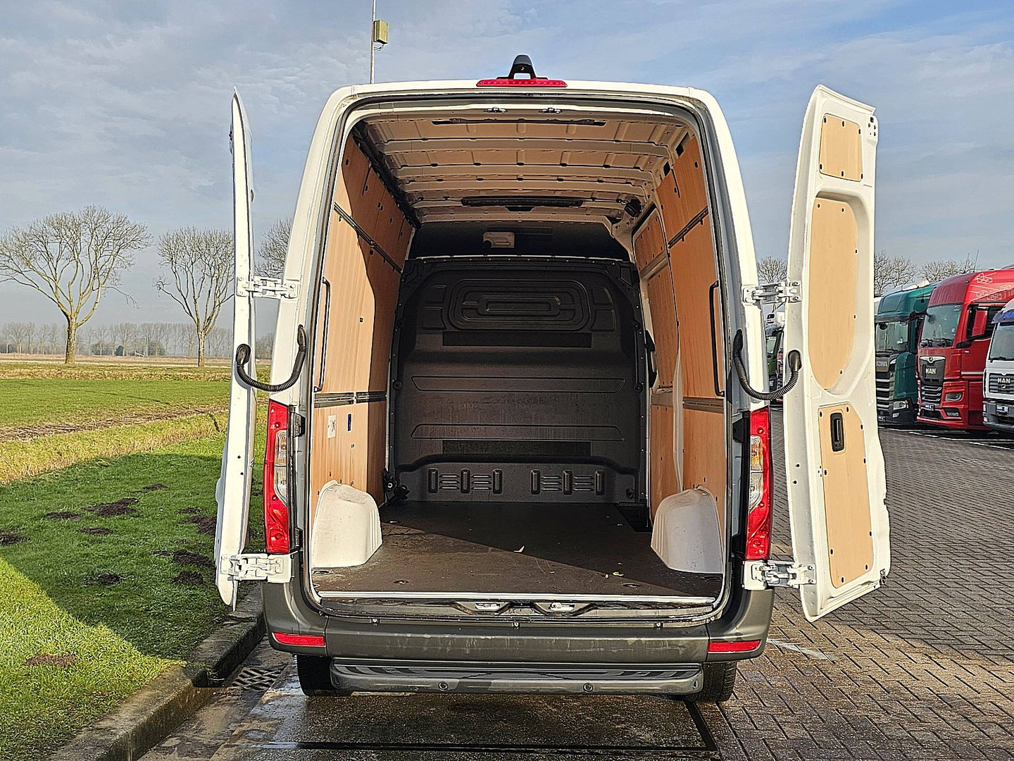 Mercedes-Benz Mercedes-Benz