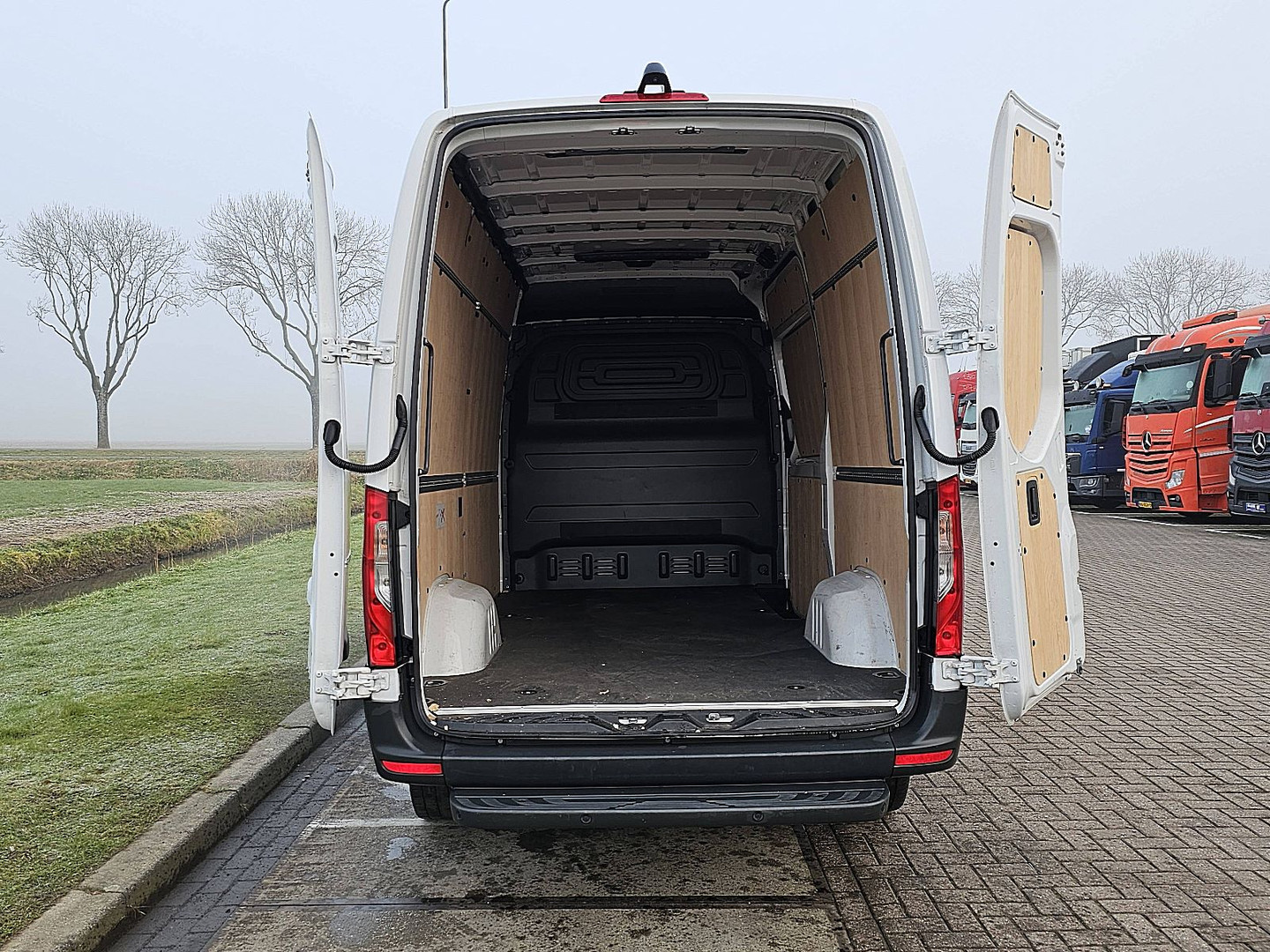 Mercedes-Benz Mercedes-Benz