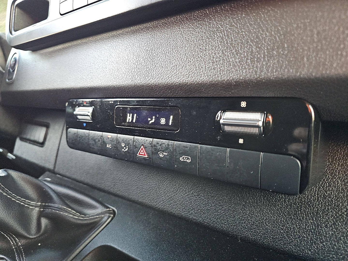 Mercedes-Benz Mercedes-Benz