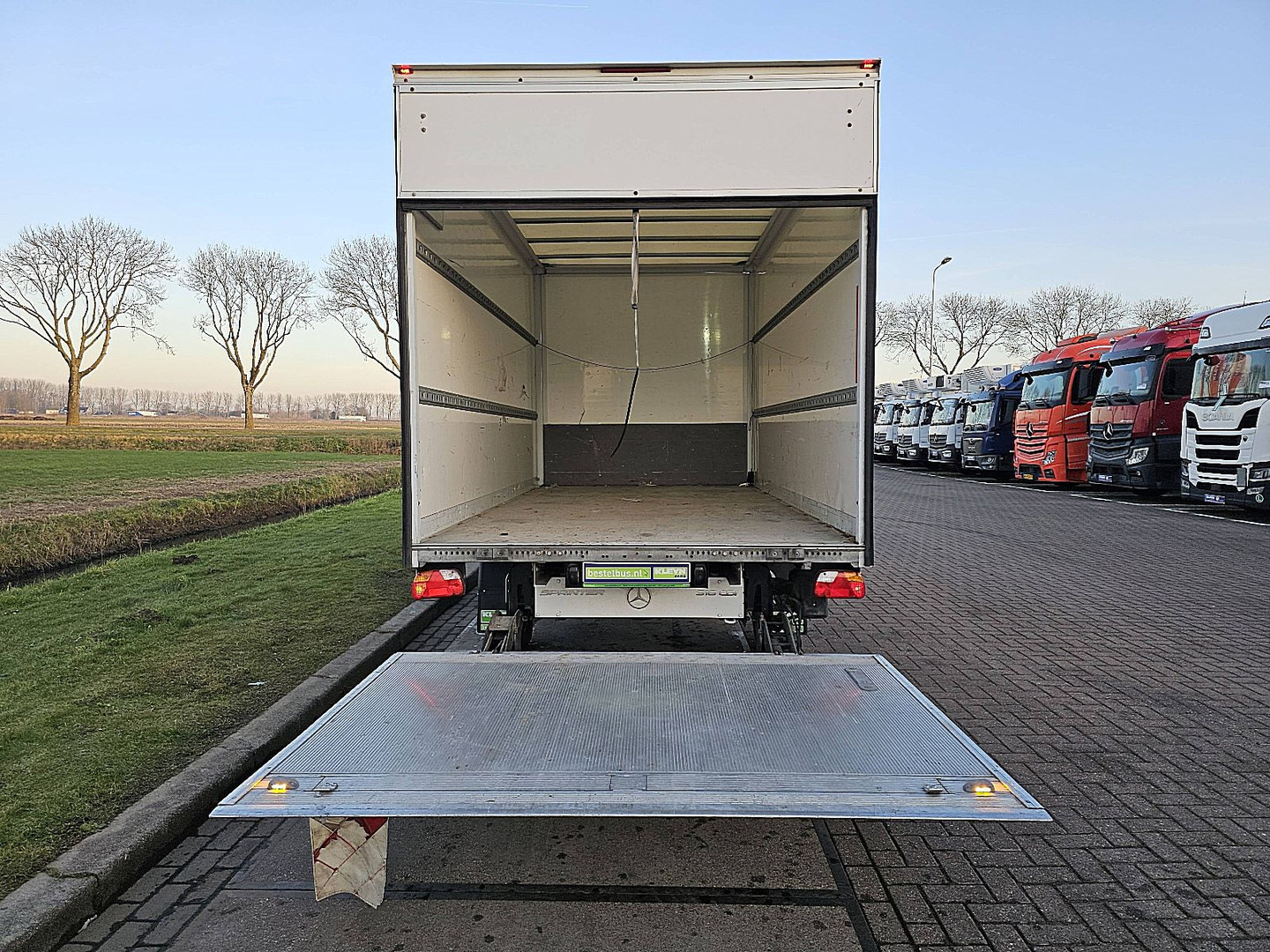 Mercedes-Benz Mercedes-Benz