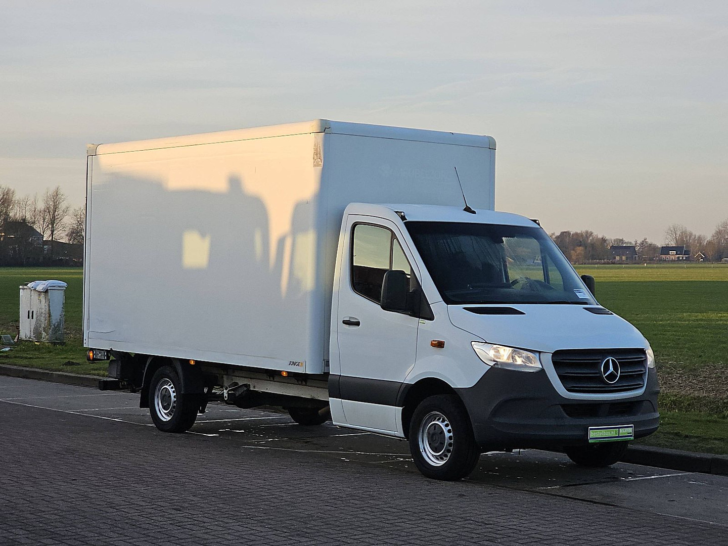 Mercedes-Benz Mercedes-Benz