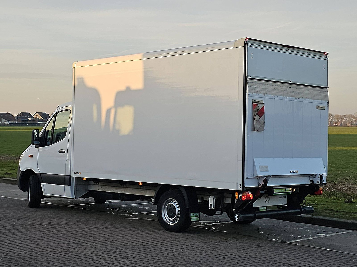 Mercedes-Benz Mercedes-Benz