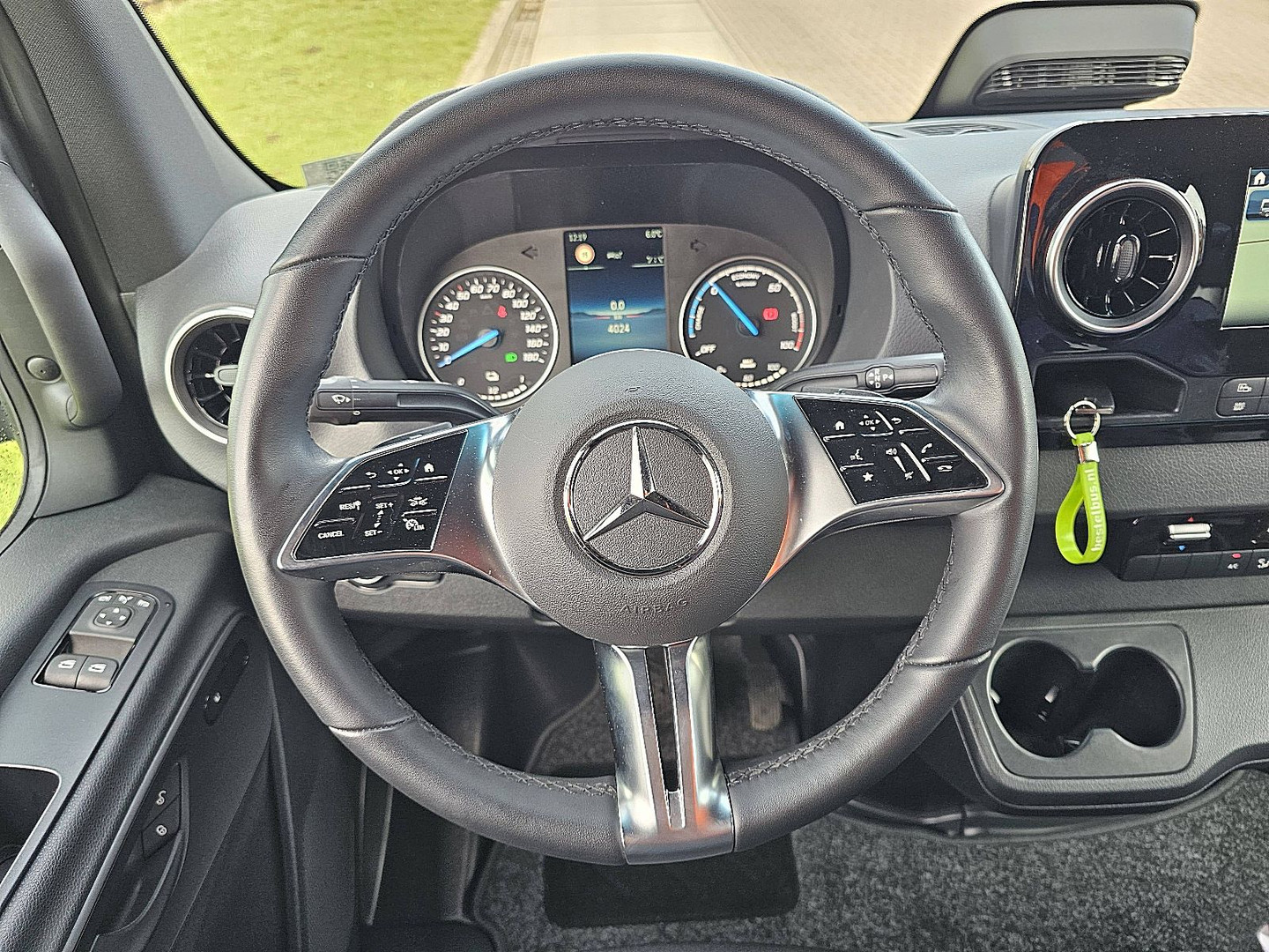 Mercedes-Benz Mercedes-Benz