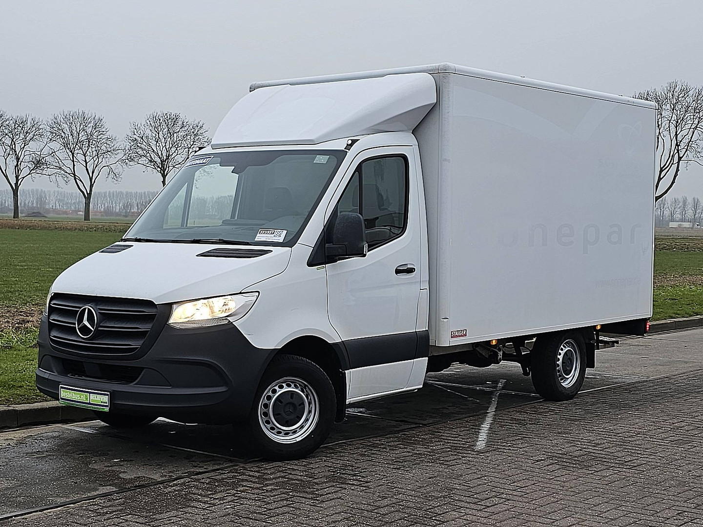 Mercedes-Benz Mercedes-Benz