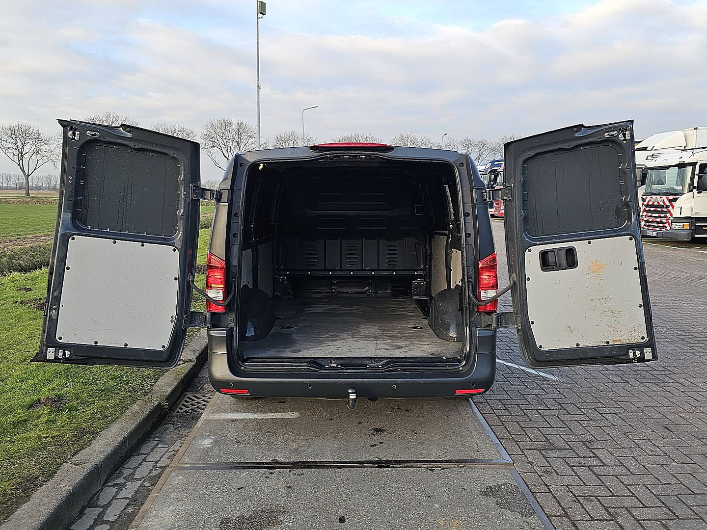 Mercedes-Benz Mercedes-Benz