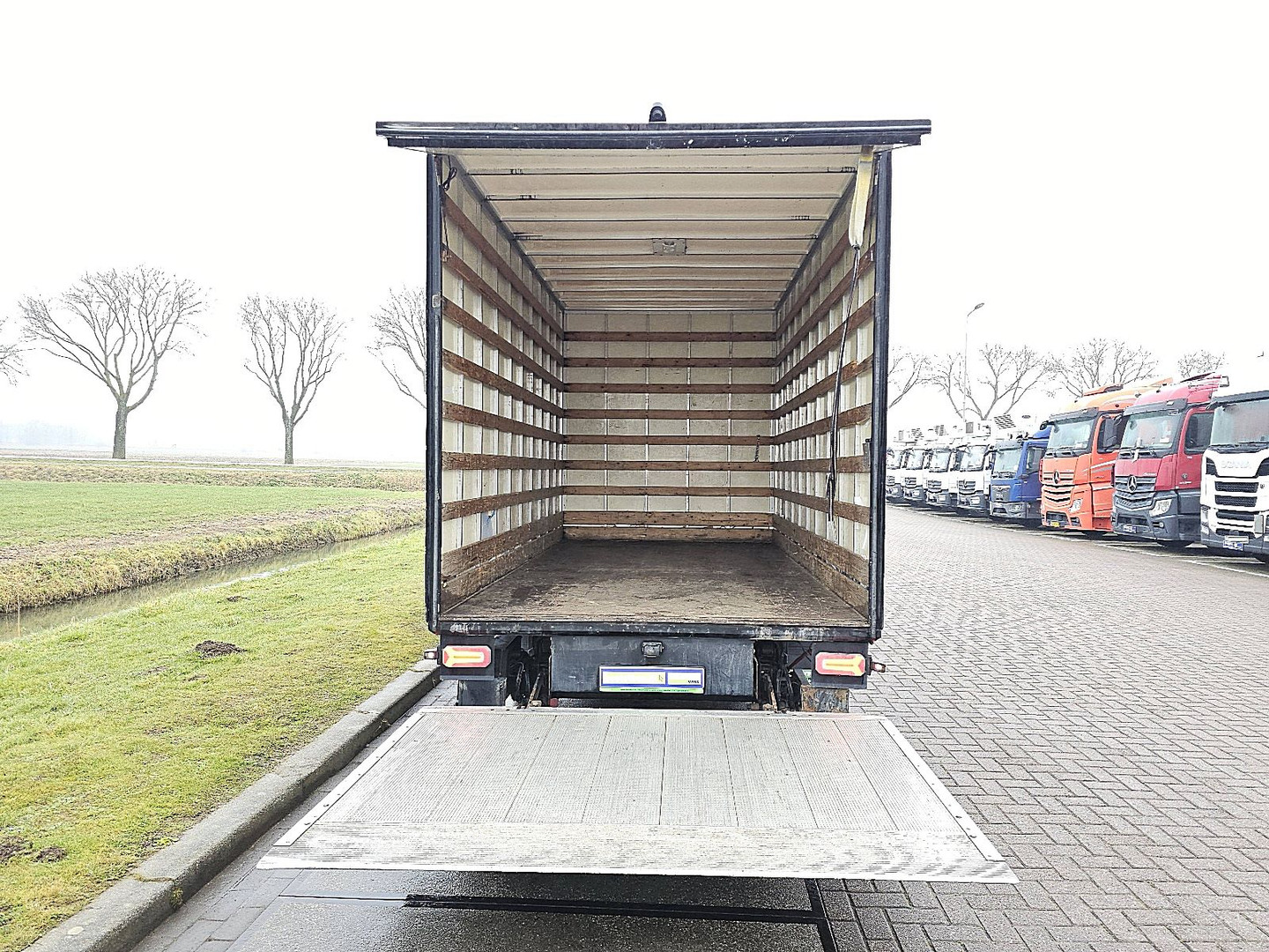 Mercedes-Benz Mercedes-Benz