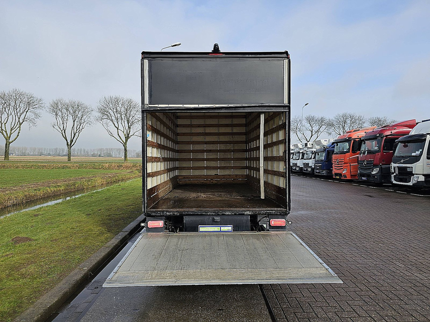 Mercedes-Benz Mercedes-Benz