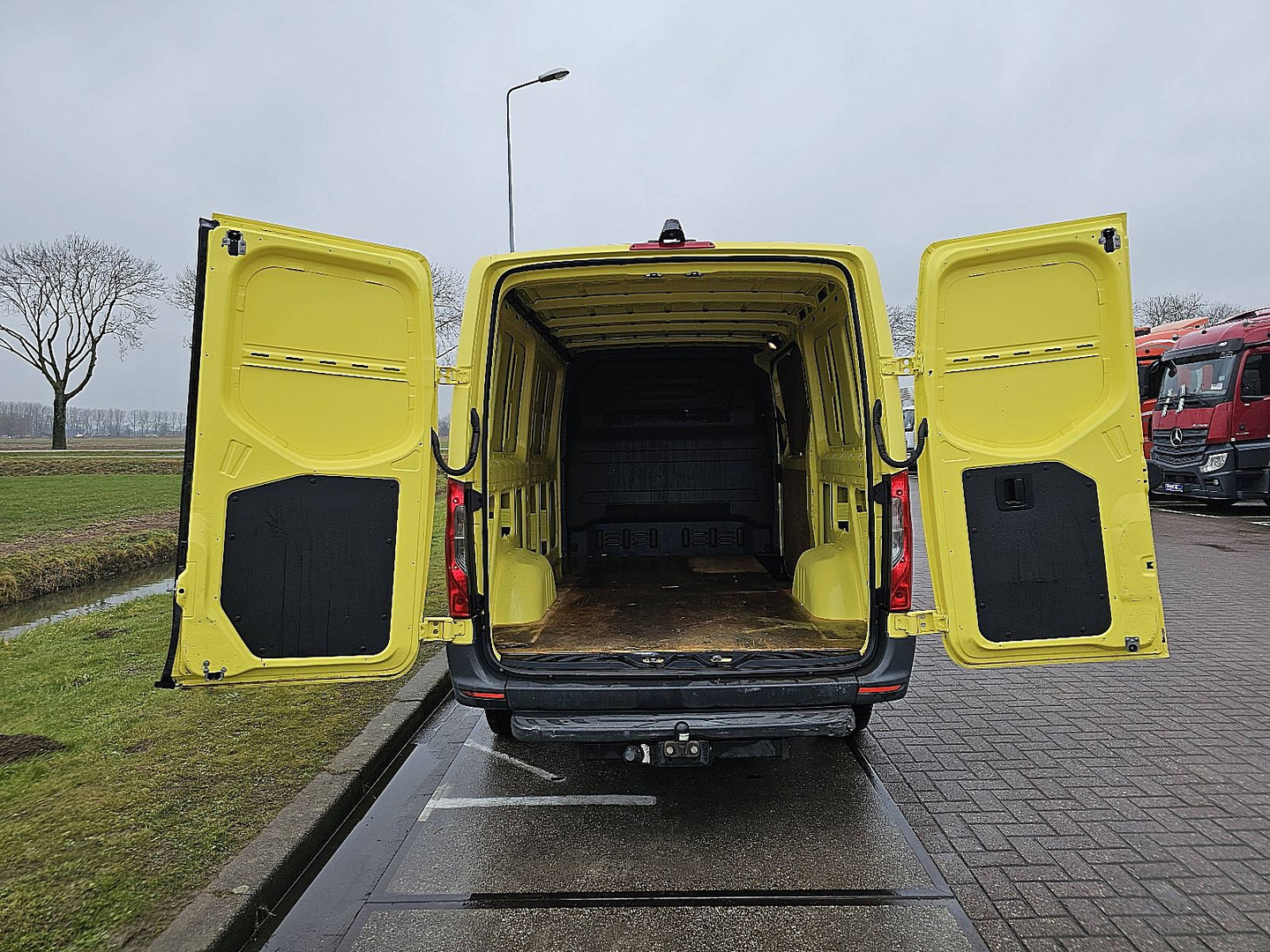 Mercedes-Benz Mercedes-Benz