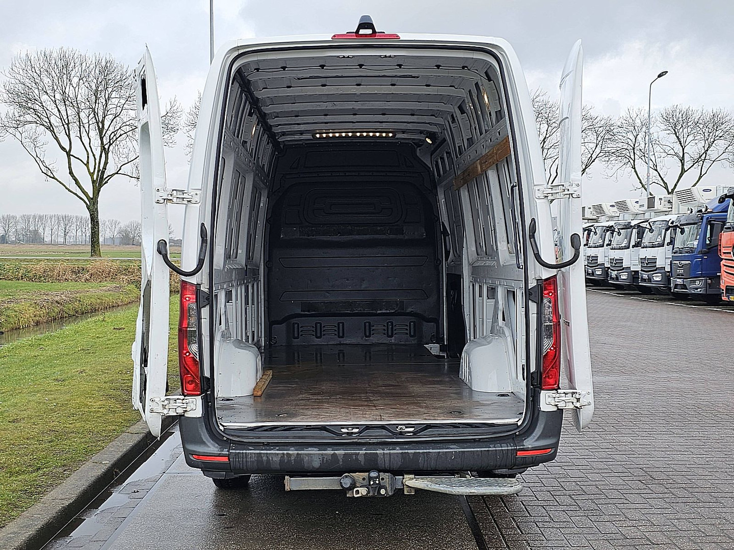 Mercedes-Benz Mercedes-Benz