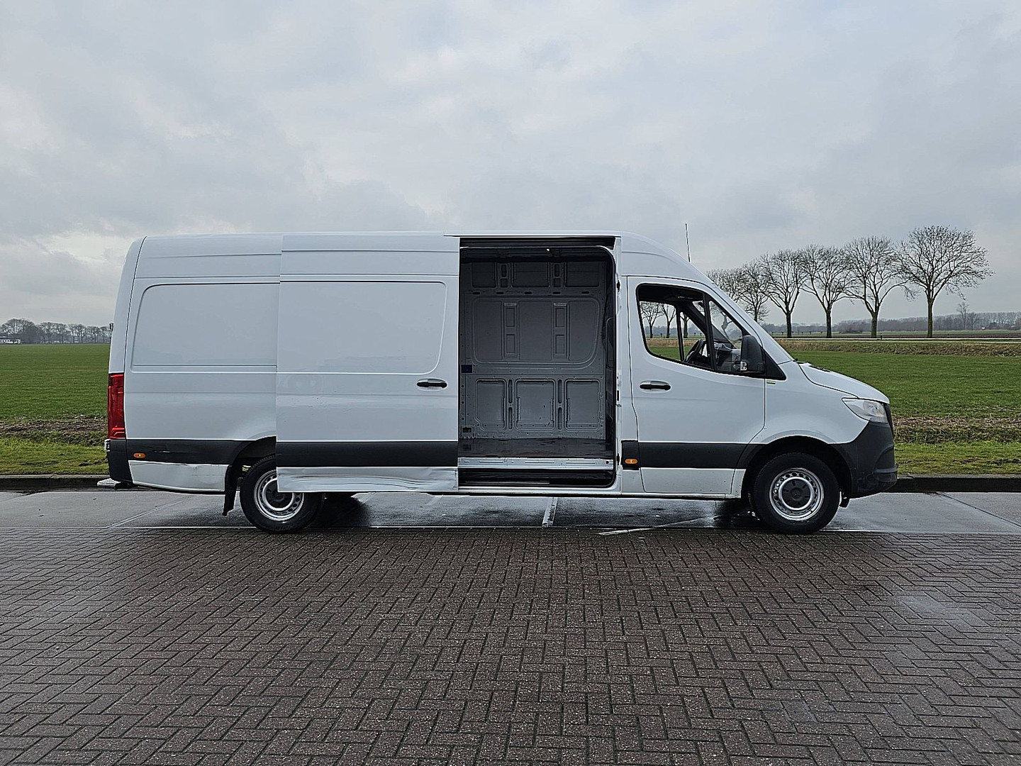 Mercedes-Benz Mercedes-Benz