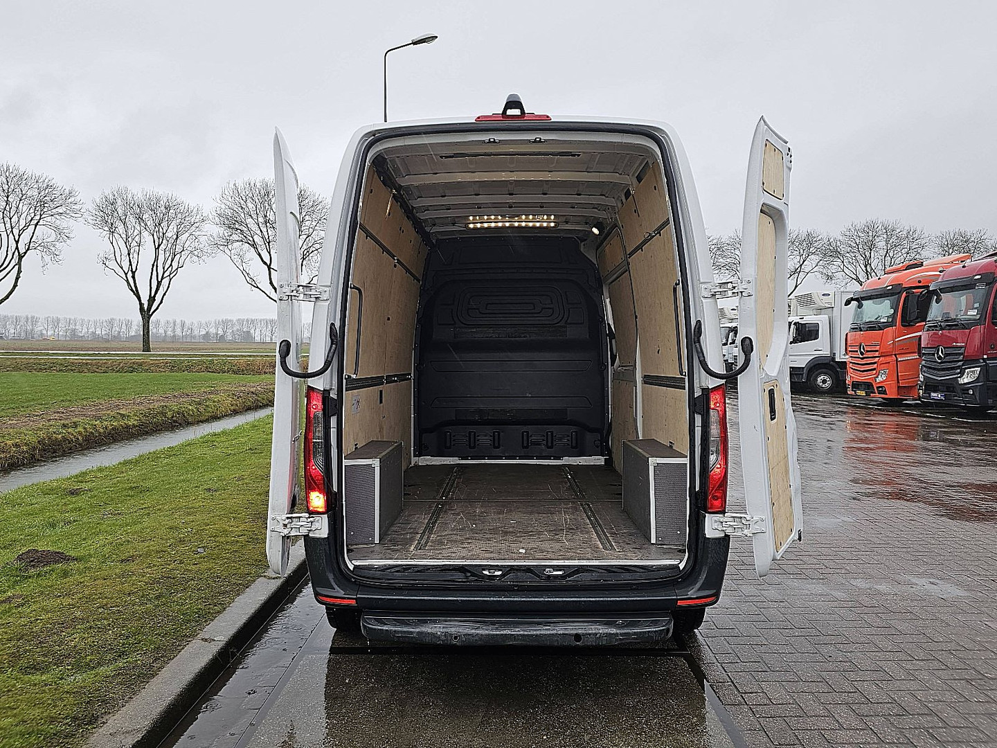 Mercedes-Benz Mercedes-Benz