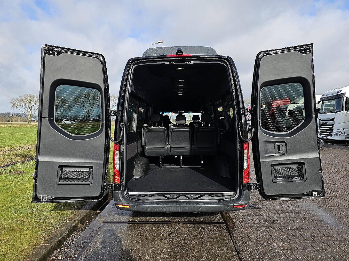 Mercedes-Benz Mercedes-Benz