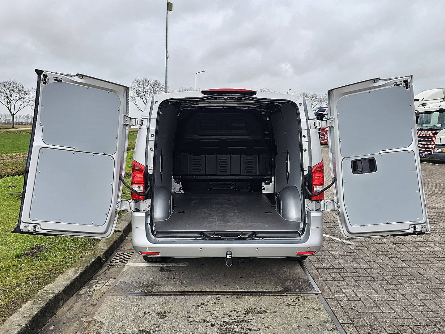 Mercedes-Benz Mercedes-Benz