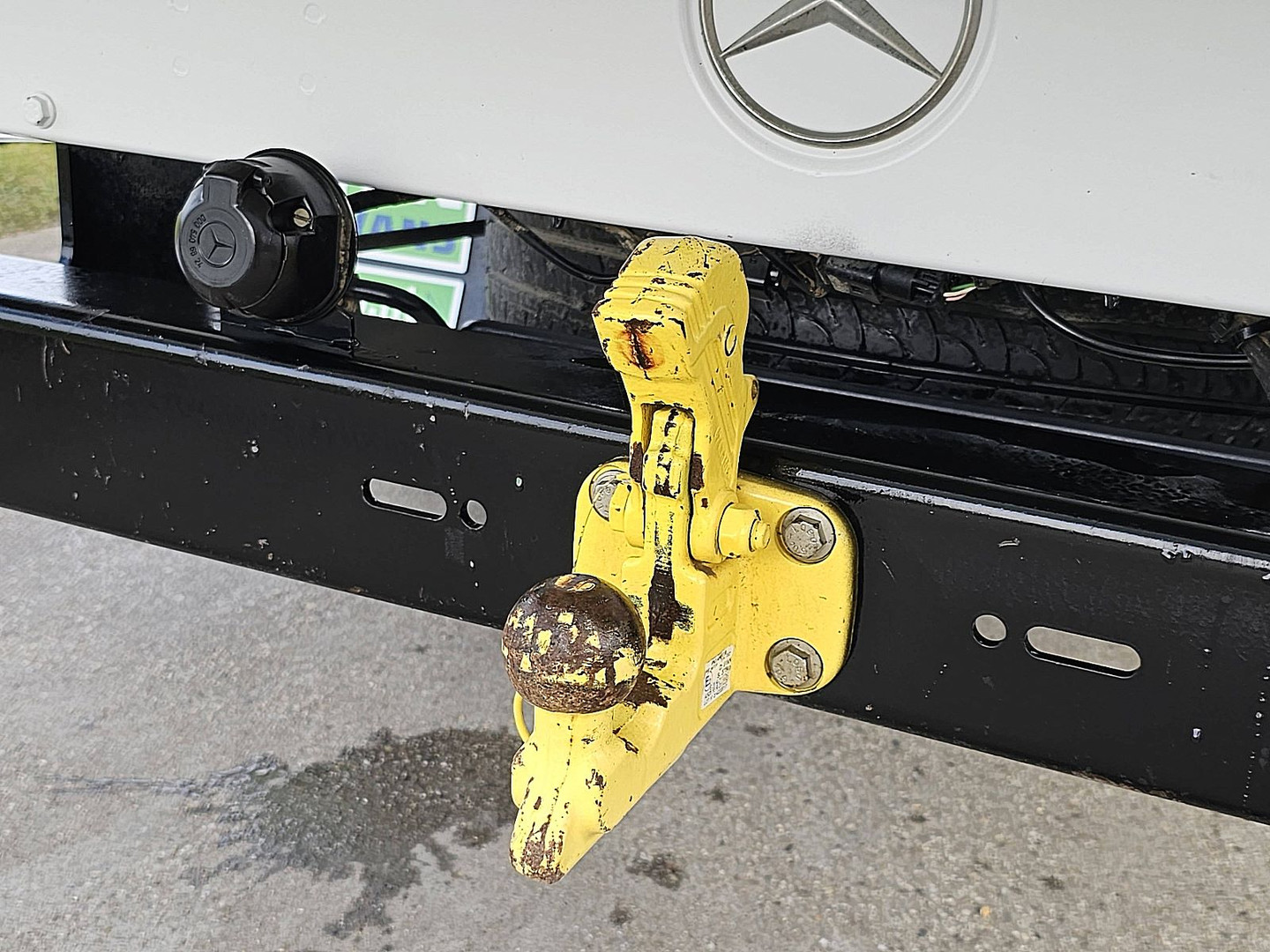 Mercedes-Benz Mercedes-Benz