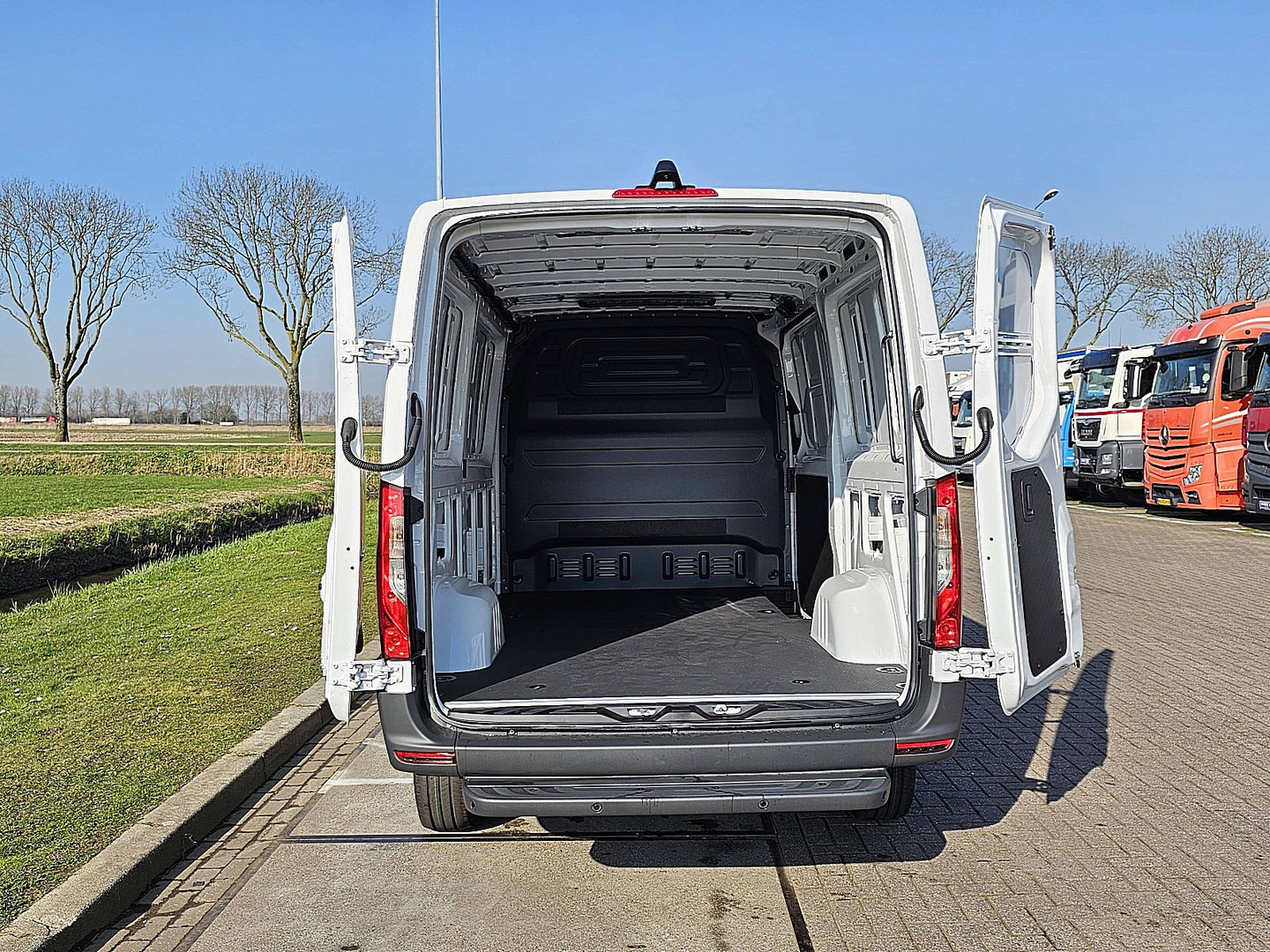 Mercedes-Benz Mercedes-Benz