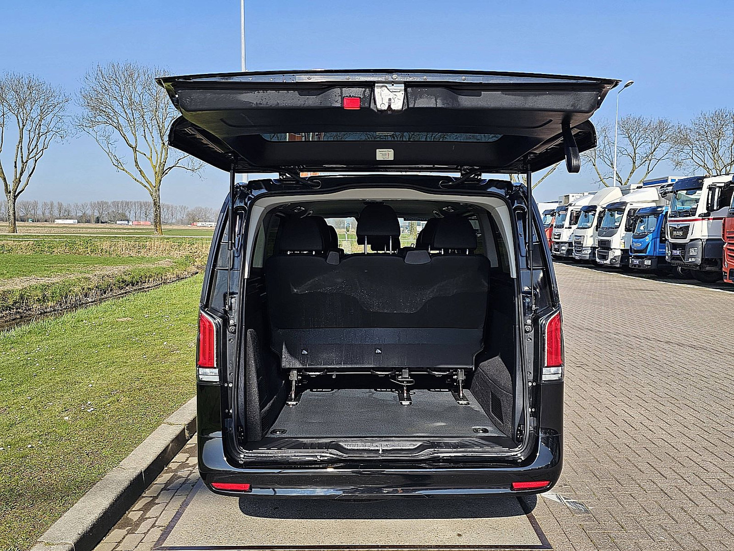 Mercedes-Benz Mercedes-Benz