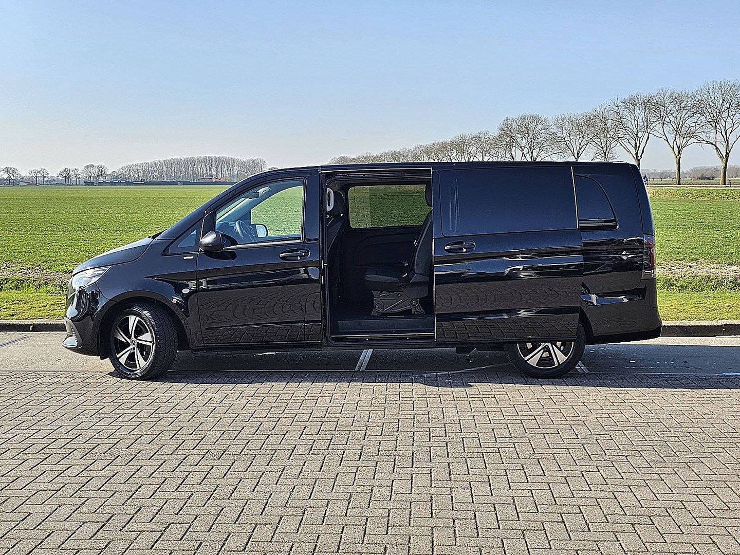 Mercedes-Benz Mercedes-Benz