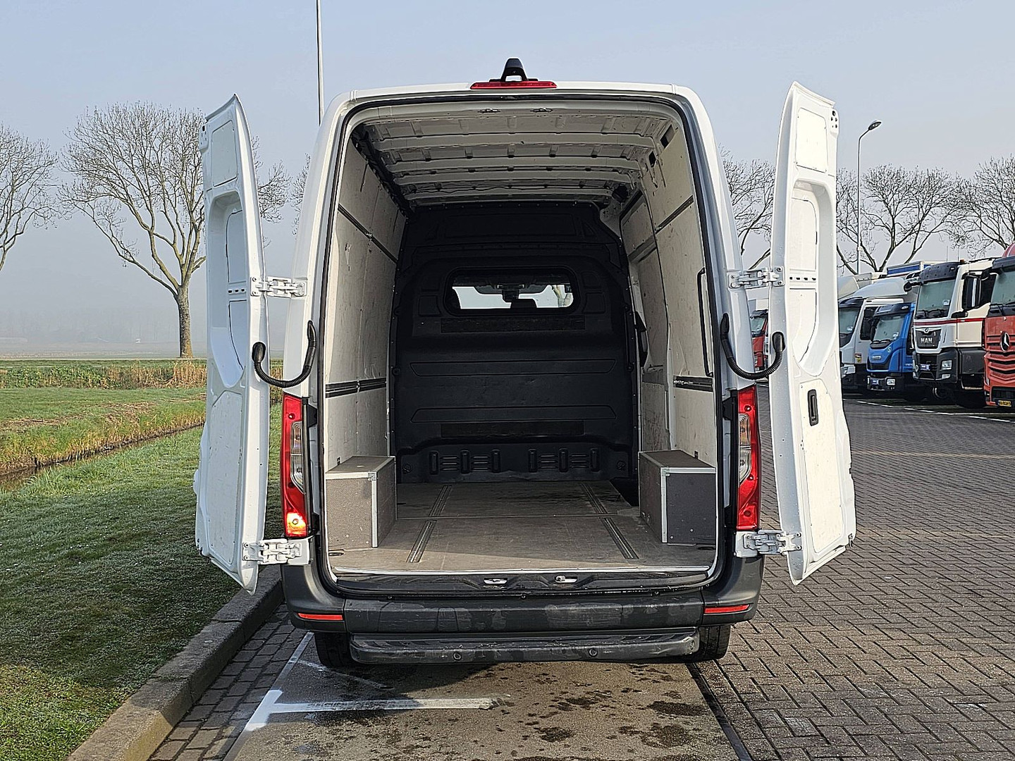 Mercedes-Benz Mercedes-Benz